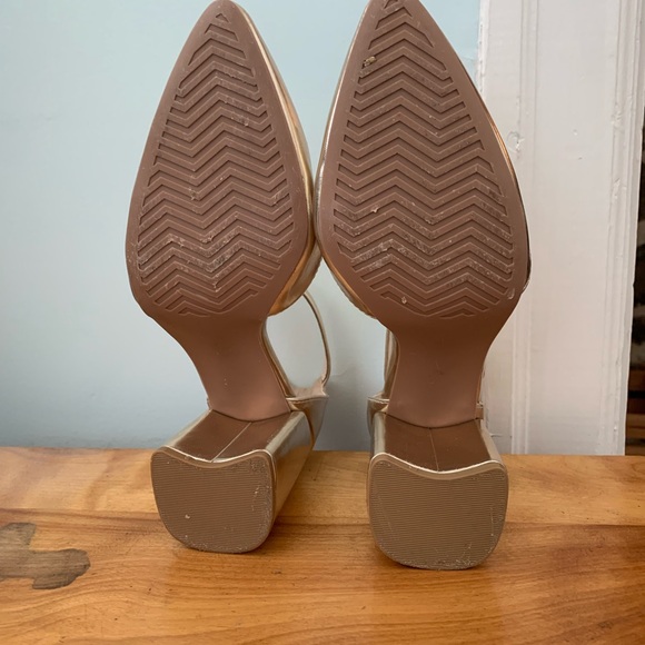 Lulus heels gold worn one time - Picture 3 of 3
